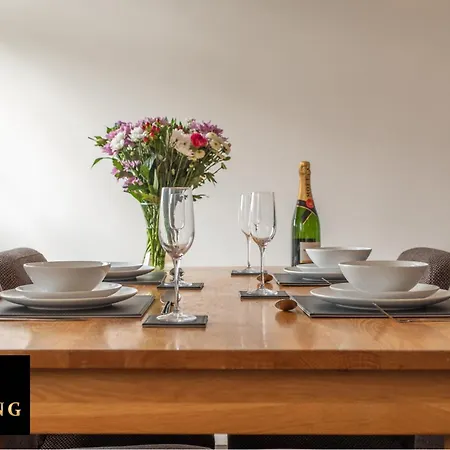 Sleeps 6 - Central - Free Secure Parking - 2 Bath Reading Buitenkant foto